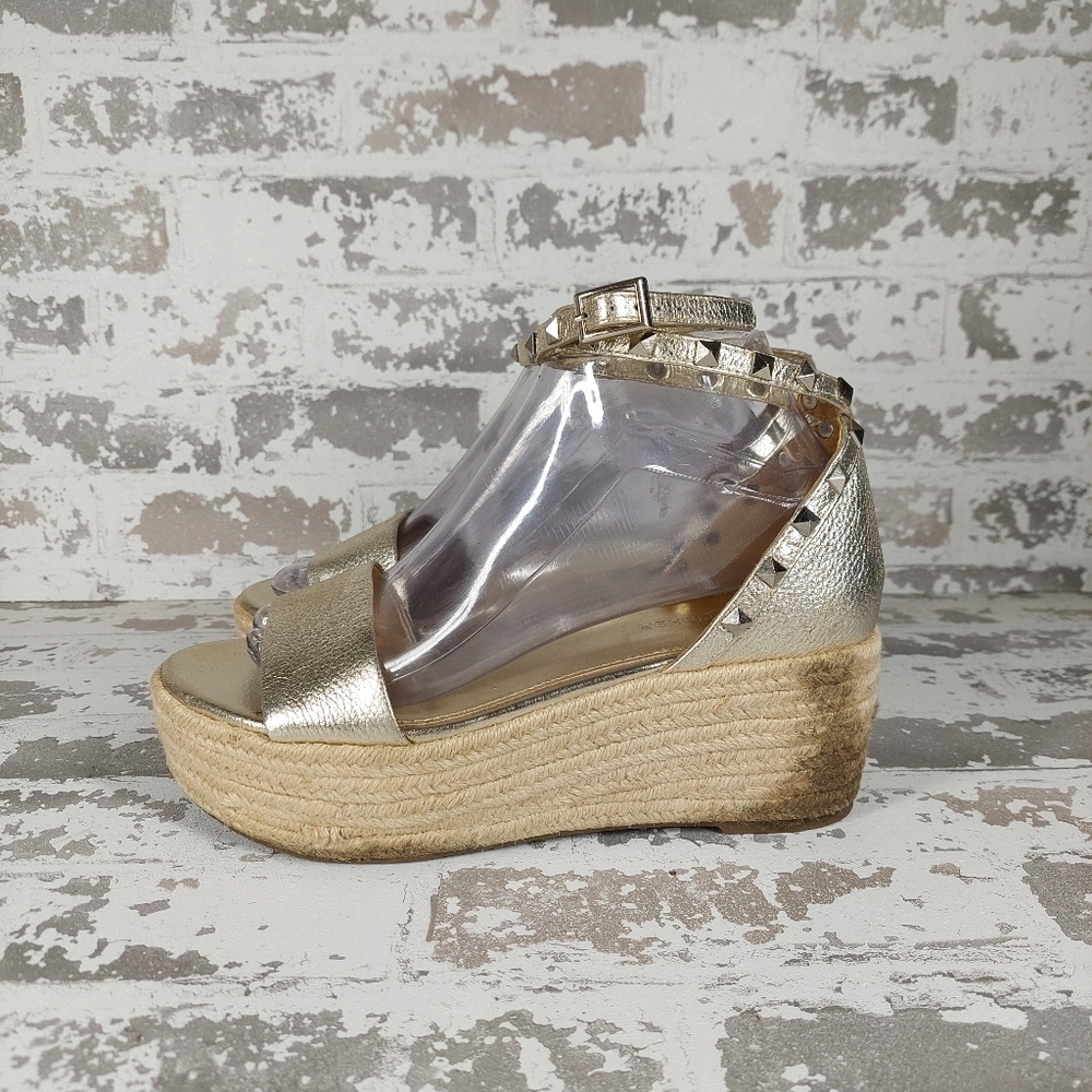 Marc Fisher Jazlyn Metallic Studded Ankle Strap Espadrille Platform Sandals V256